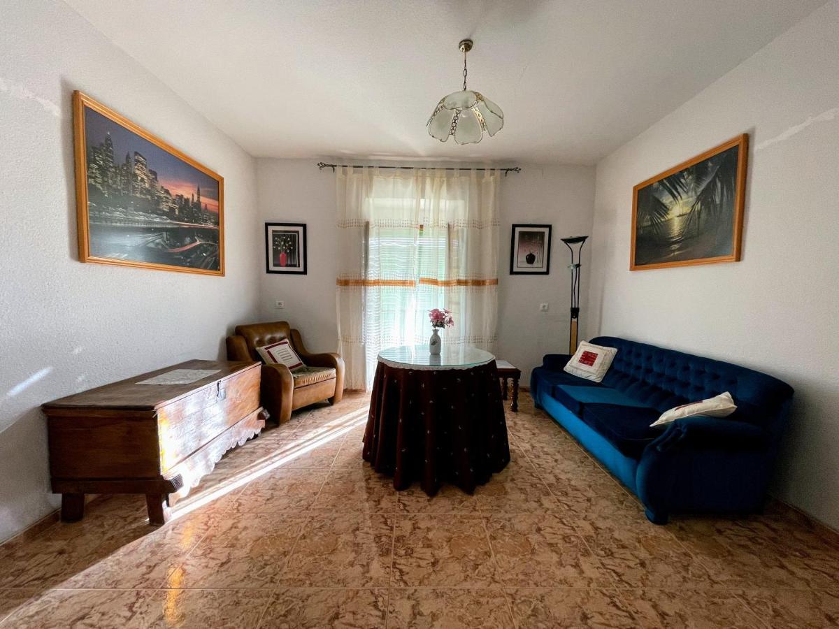 La Trilla Villa Cacin ภายนอก รูปภาพ